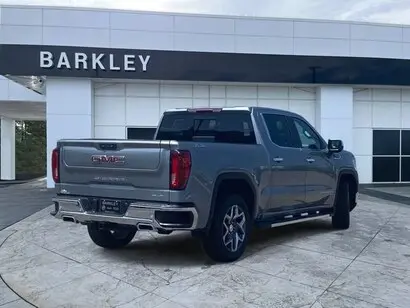 2026 GMC Sierra SLT 4WD Crew Cab Short Box photo 3