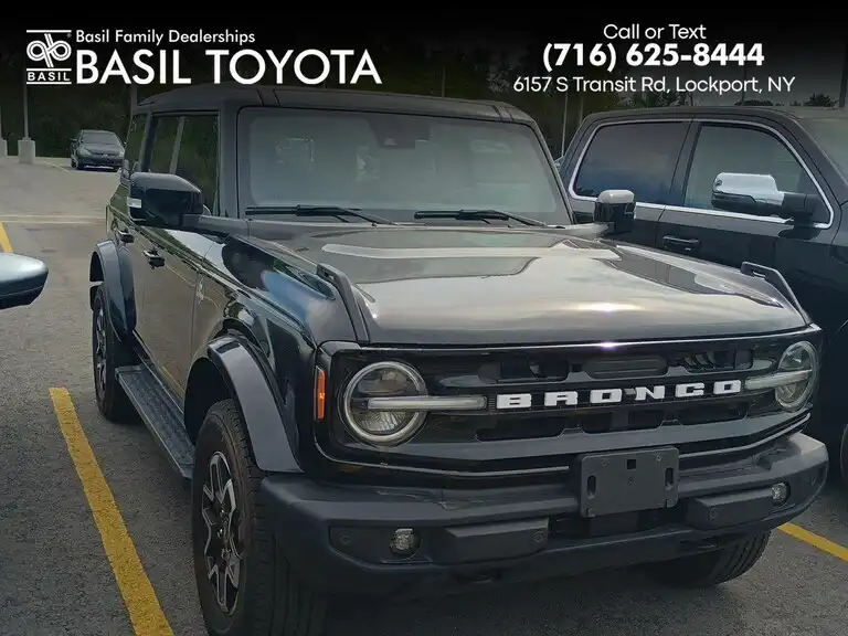 2024 Ford Bronco Outer Banks 4WD 4-door's photo