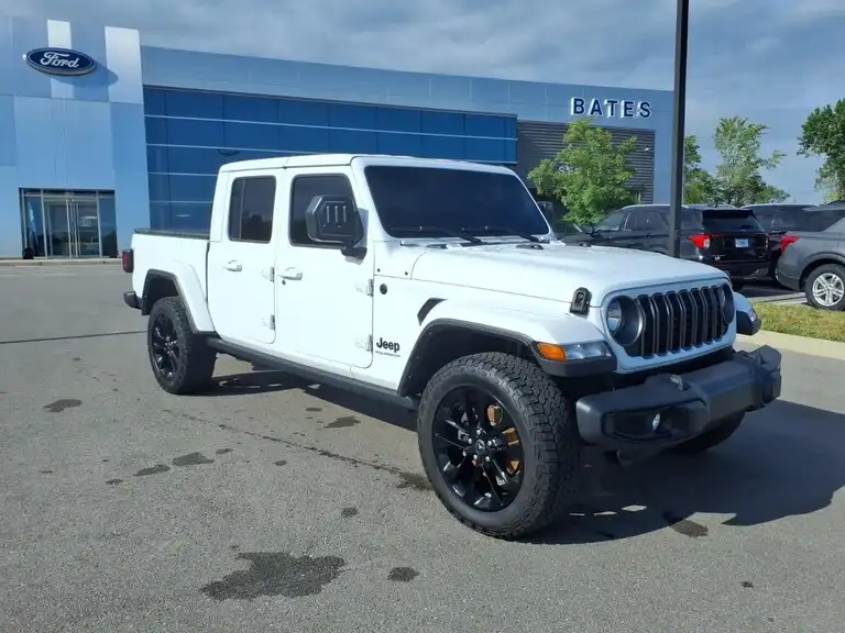 2025 Jeep Gladiator Nighthawk Auto's photo