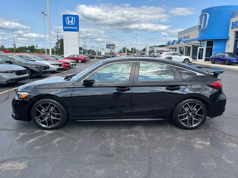 2024 Honda Civic Sport Touring CVT's photo