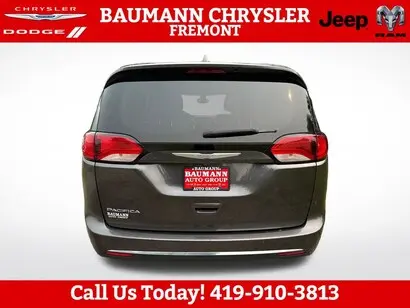 2018 Chrysler Pacifica Touring L Plus photo 5
