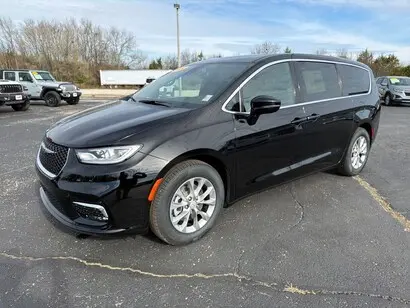2026 Chrysler Pacifica Limited photo 3