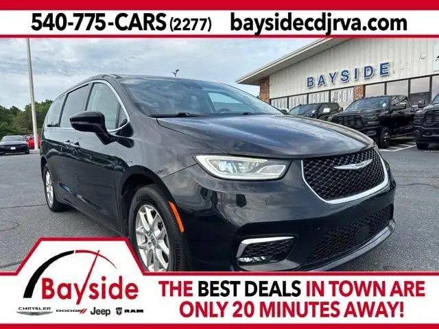 2024 Chrysler Pacifica Touring L photo 1