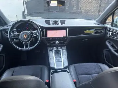 2021 Porsche Macan Base photo 3