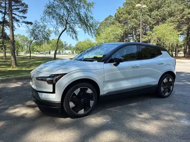 2026 Volvo EX30 Twin Motor Performance Plus's photo