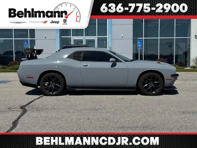 2022 Dodge Challenger SXT Auto's photo