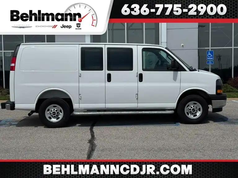 2025 GMC Savana 2500's photo