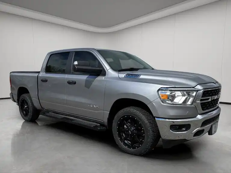 2023 RAM 1500 Big Horn/Lone Star 4x4 Crew Cab 5'7's photo