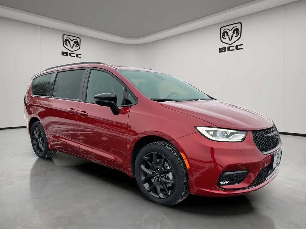 2026 Chrysler Pacifica Select AWD photo 1