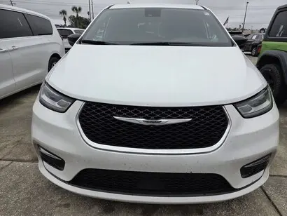 2025 Chrysler Pacifica Select photo 2