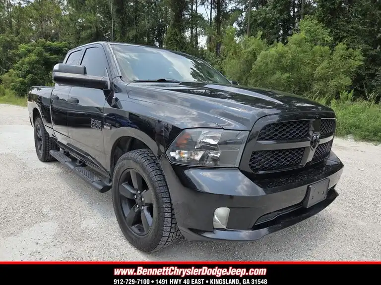 2017 RAM 1500 Express 4x4 Quad Cab 6'4's photo