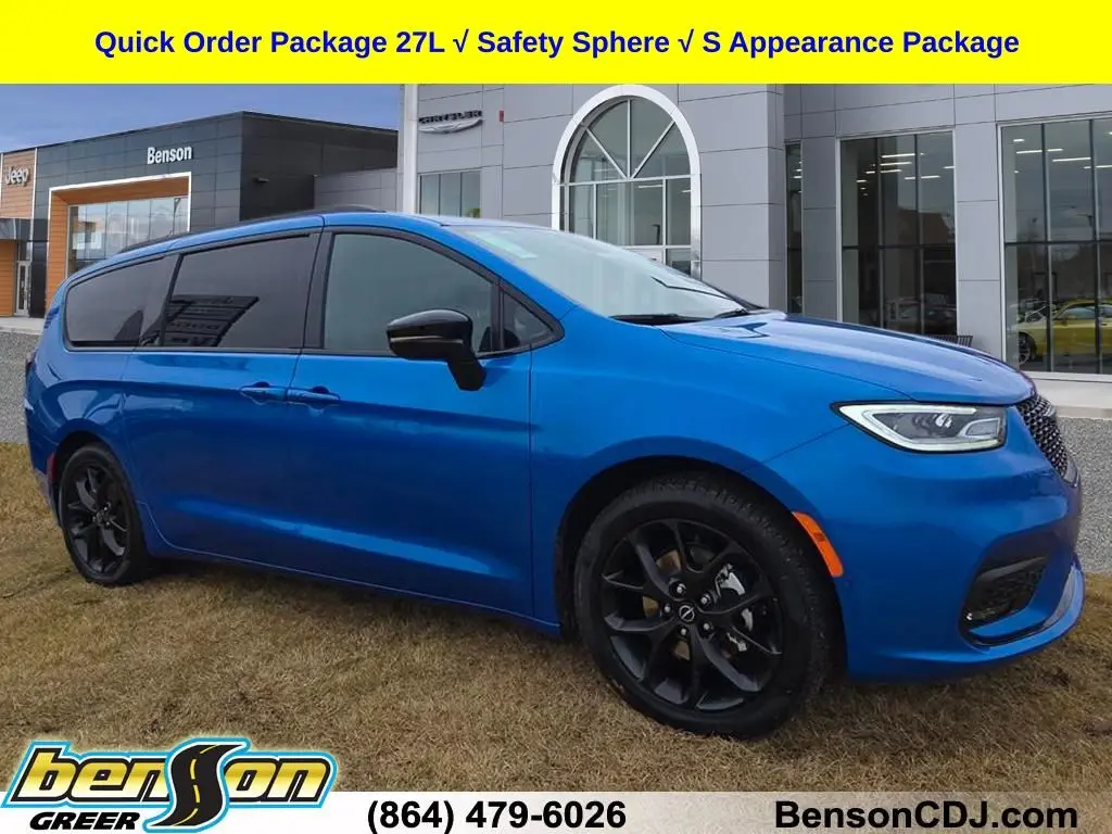 2026 Chrysler Pacifica Select photo 1