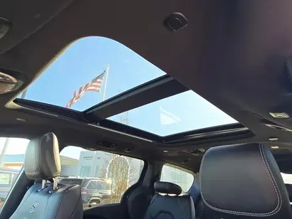 2026 Chrysler Pacifica Select photo 4