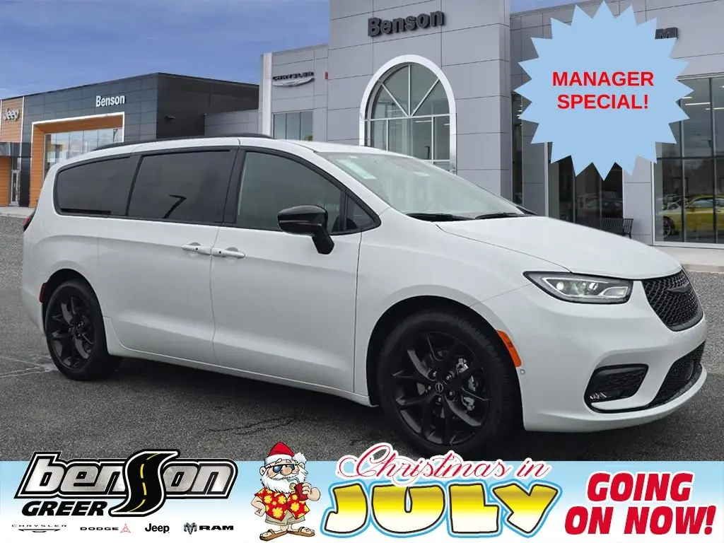 2026 Chrysler Pacifica Select photo 1