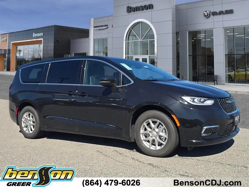 2026 Chrysler Pacifica Select photo 1