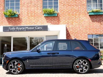 2027 Rolls-Royce Cullinan Black Badge photo 3