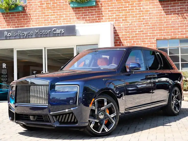 2027 Rolls-Royce Cullinan Black Badge's photo