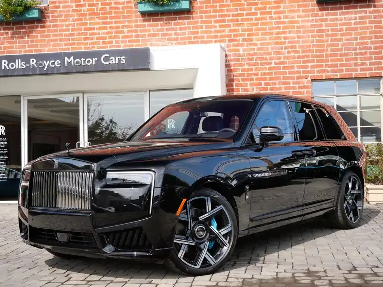 2027 Rolls-Royce Cullinan Black Badge's photo