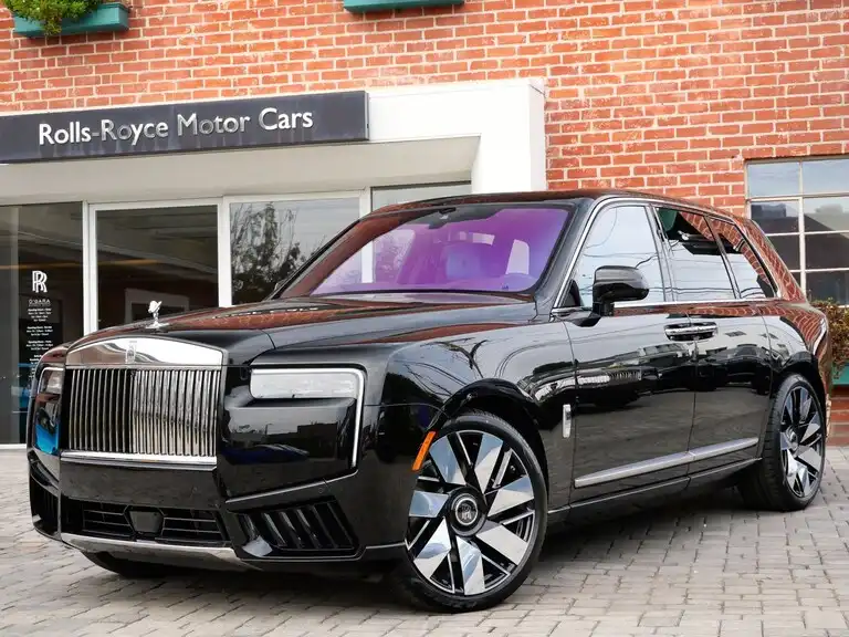 2027 Rolls-Royce Cullinan Base's photo