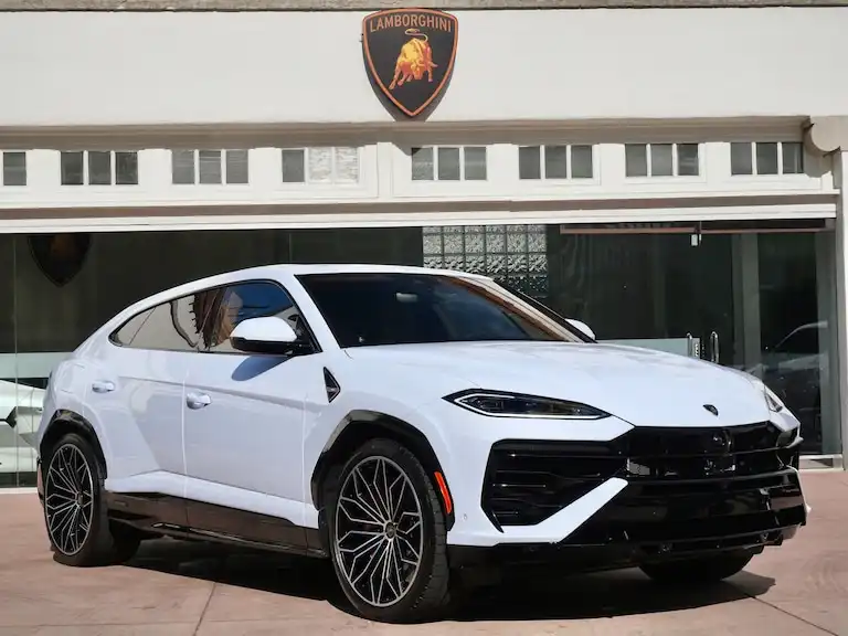 2026 Lamborghini Urus 4.0 PHEV V8 SE's photo