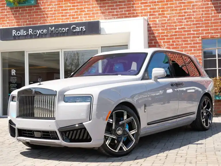 2027 Rolls-Royce Cullinan Black Badge's photo