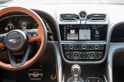 2026 Bentley Bentayga Azure photo 4
