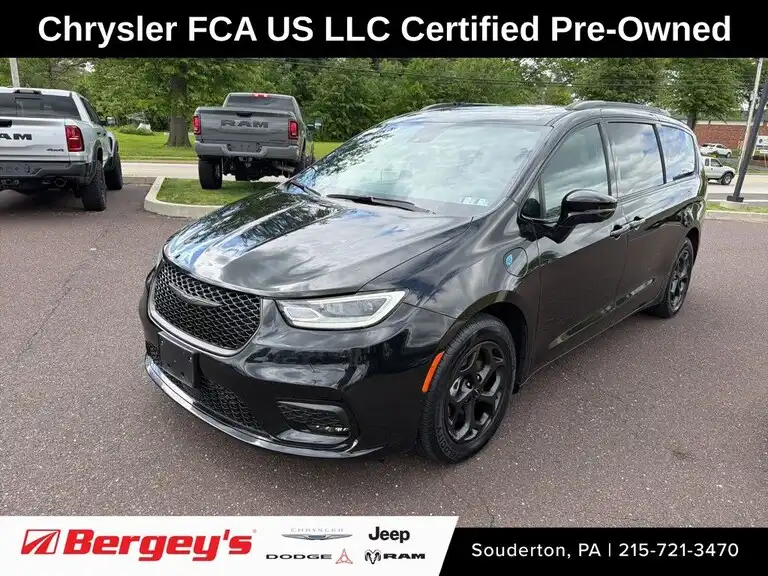 2024 Chrysler Pacifica Hybrid Select Premium S-Appearance PHEV's photo