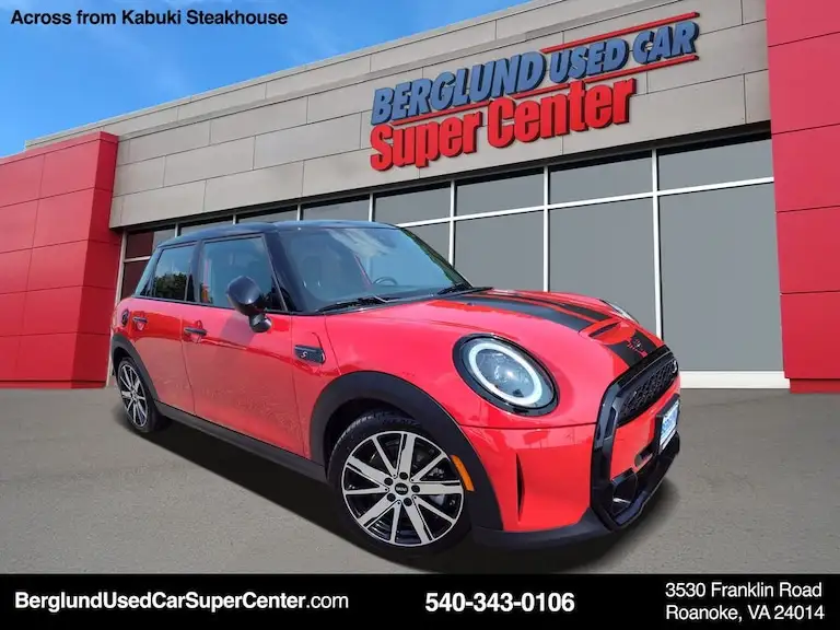 2023 MINI Hardtop Cooper S Classic's photo