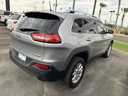 2017 Jeep Cherokee Latitude 4X4 photo 5