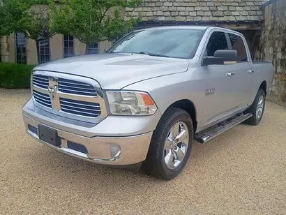 2014 RAM 1500 Big Horn/Lone Star 4x4 Crew Cab photo 4