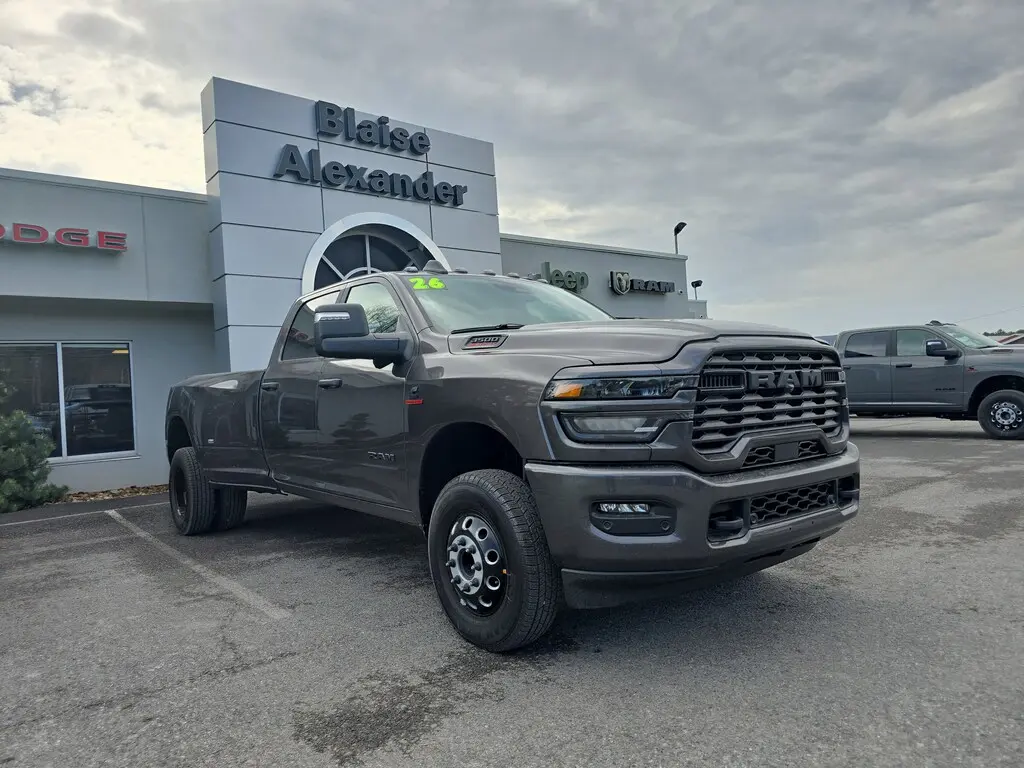 2026 RAM 3500 Big Horn 4WD Crew Cab LWB photo 1