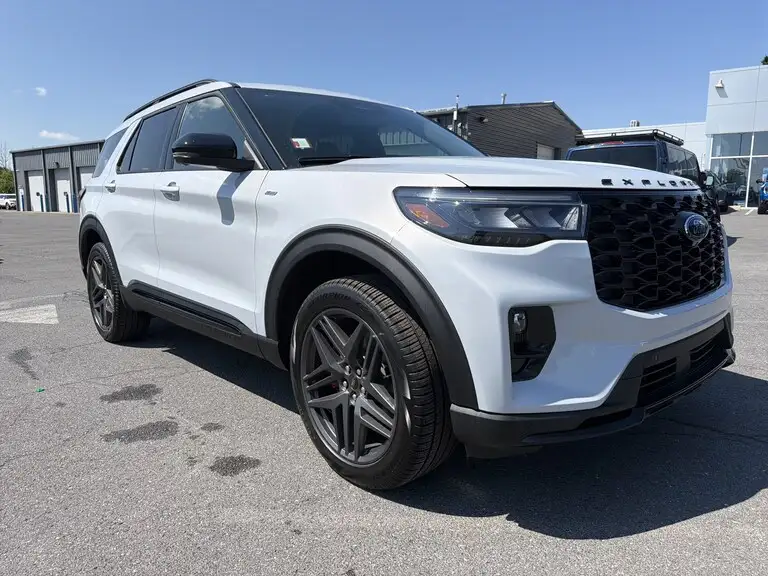 2026 Ford Explorer ST-LINE 4WD's photo
