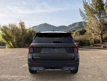 2026 Ford Explorer undefined photo 5