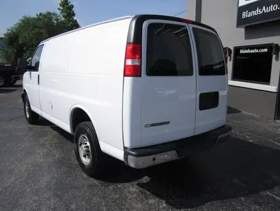 2023 Chevrolet Express 2500 Work Van HD photo 3