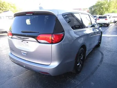 2019 Chrysler Pacifica Touring Plus photo 4