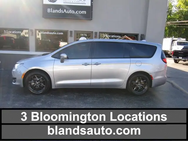 2019 Chrysler Pacifica Touring Plus photo 1
