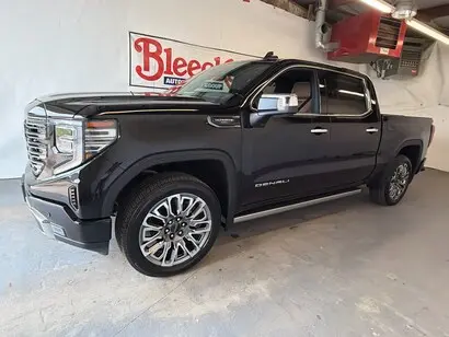 2026 GMC Sierra 4WD Crew Cab Short Box Denali Ultimate photo 2