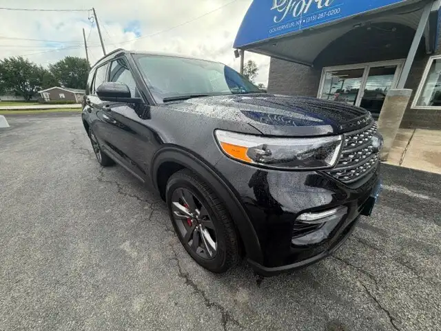 2024 Ford Explorer XLT 4WD's photo