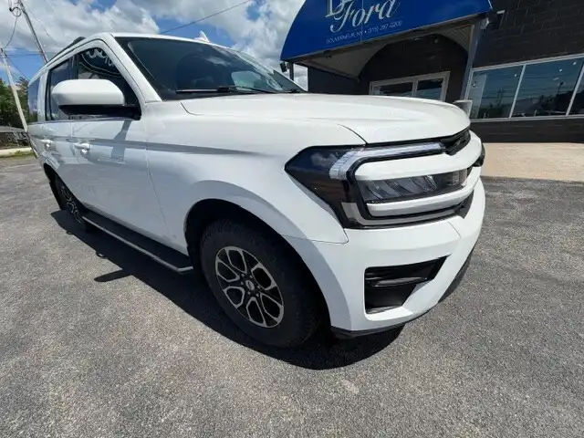 2023 Ford Expedition XLT 4WD's photo