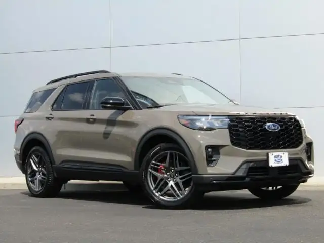 2026 Ford Explorer ST-LINE 4WD's photo