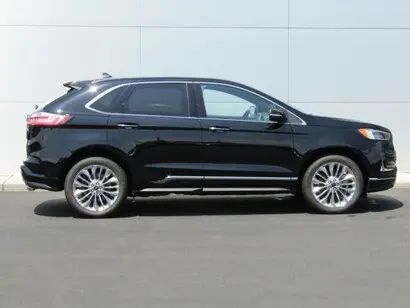 2023 Ford Edge Titanium AWD photo 4