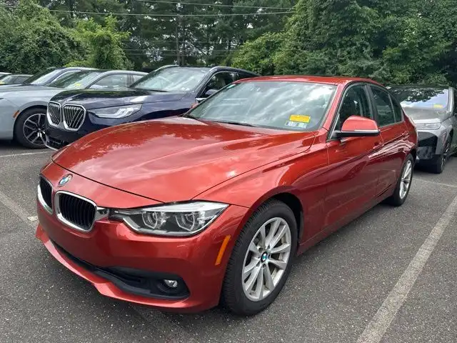2018 BMW 3 Series 320i xDrive Sedan's photo