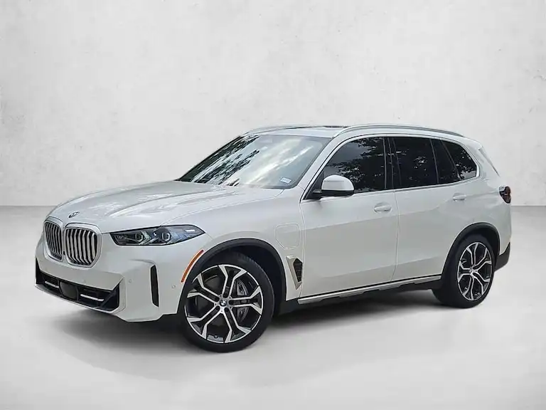 2026 BMW X5 xDrive50e's photo