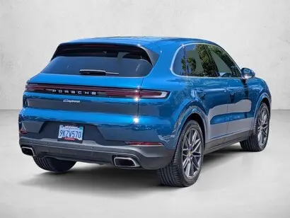 2024 Porsche Cayenne Base photo 5