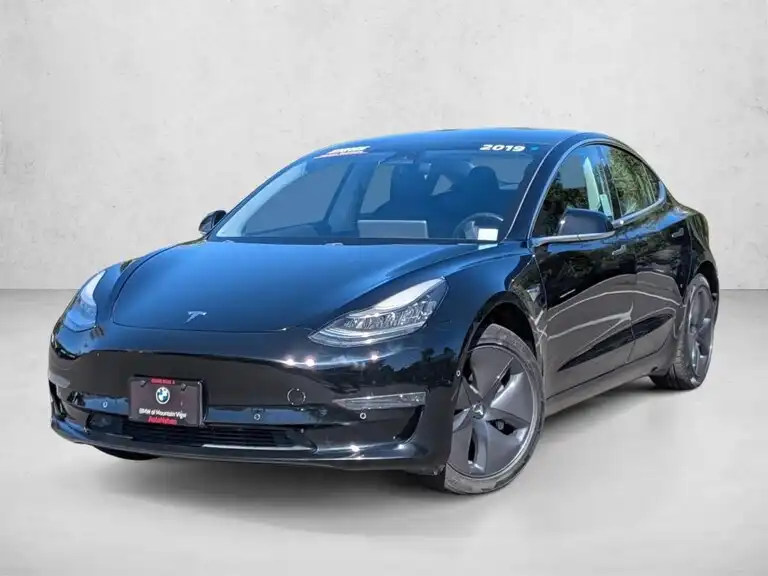 2019 Tesla Model 3 Long Range's photo
