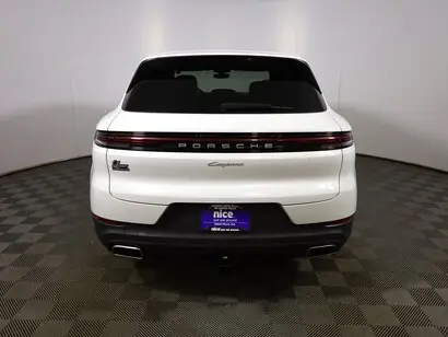 2024 Porsche Cayenne Base photo 5