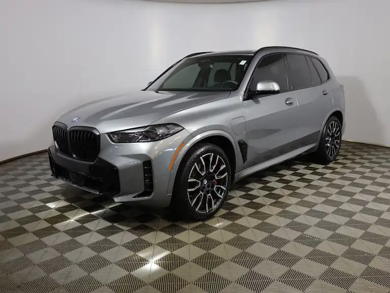 2026 BMW X5 xDrive50e's photo