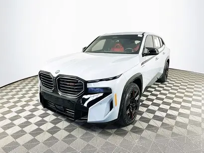 2024 BMW XM Label Red photo 4