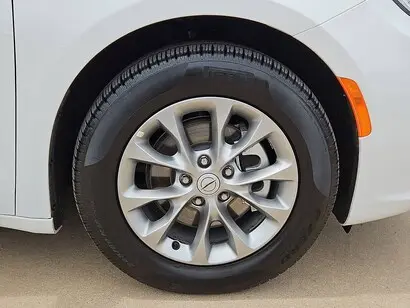 2026 Chrysler Pacifica Limited photo 5