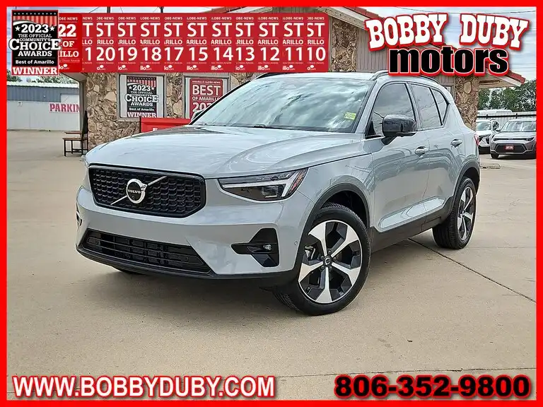2026 Volvo XC40 B5 Plus Dark AWD's photo